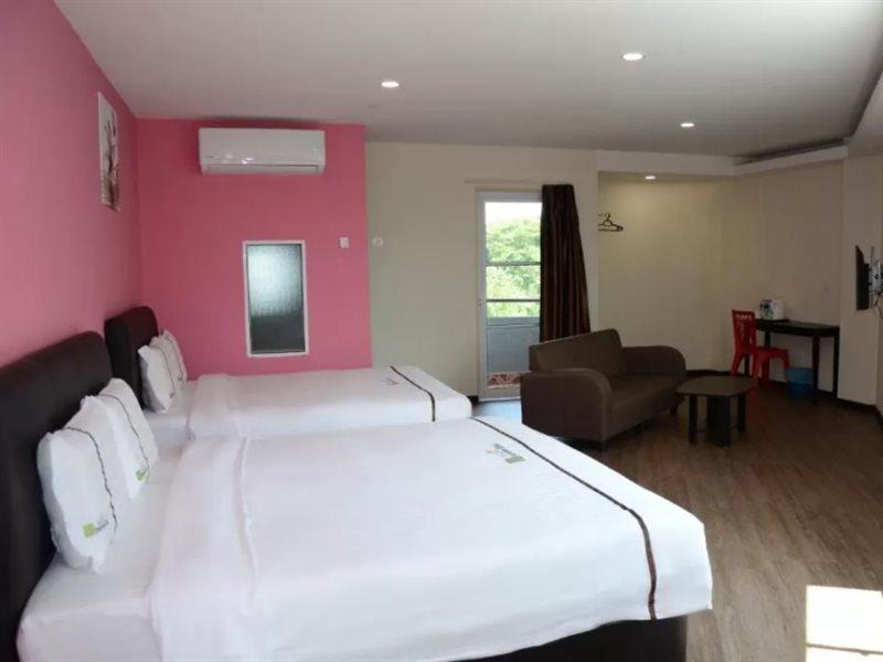 Riverview Hotel Bahau Bagian luar foto