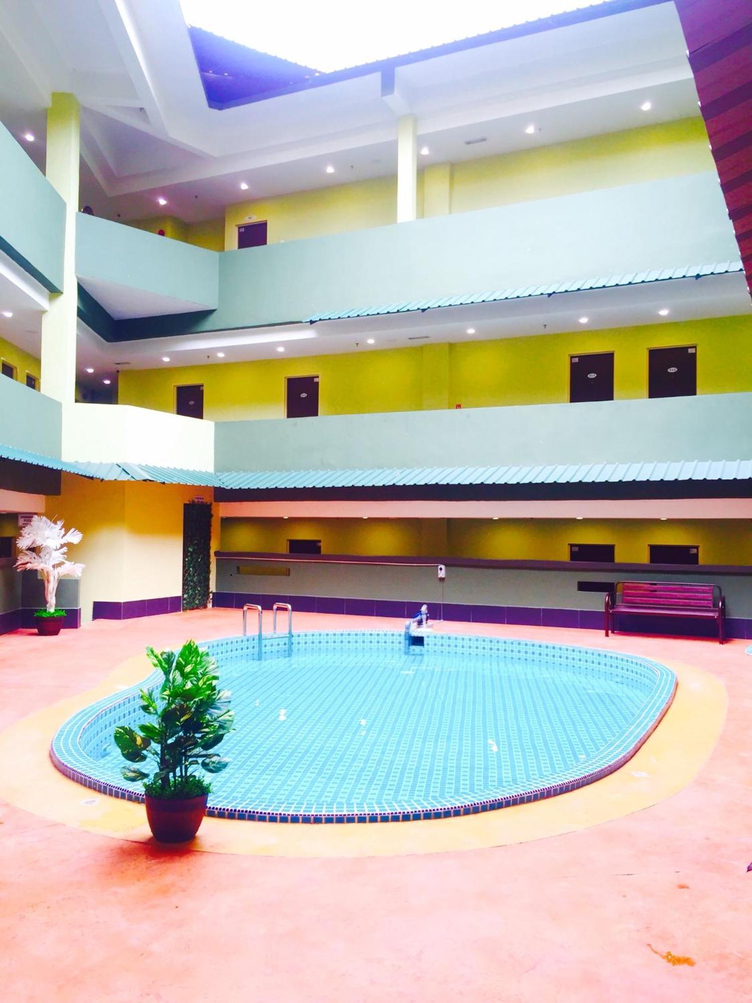 Riverview Hotel Bahau Bagian luar foto