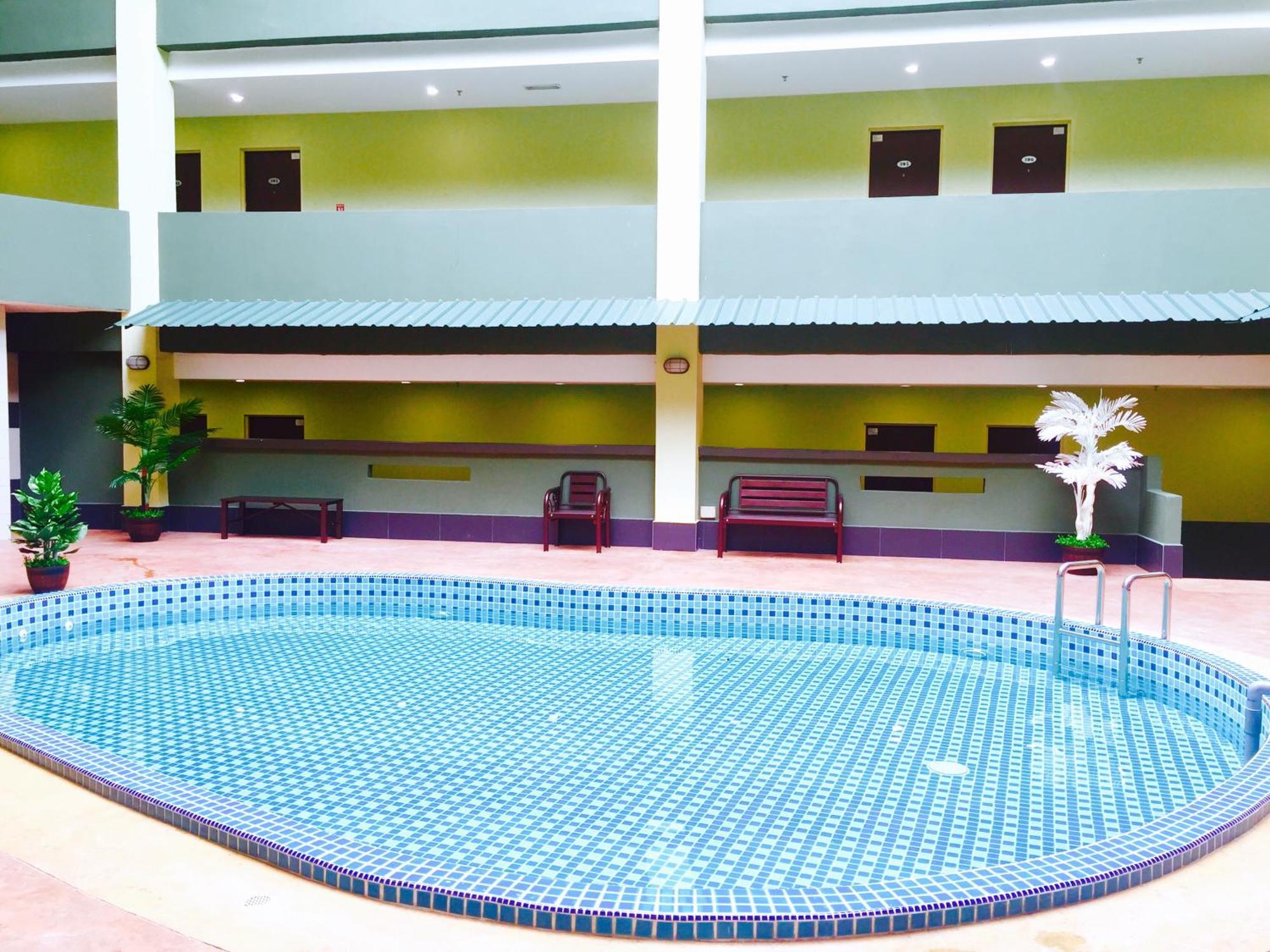 Riverview Hotel Bahau Bagian luar foto