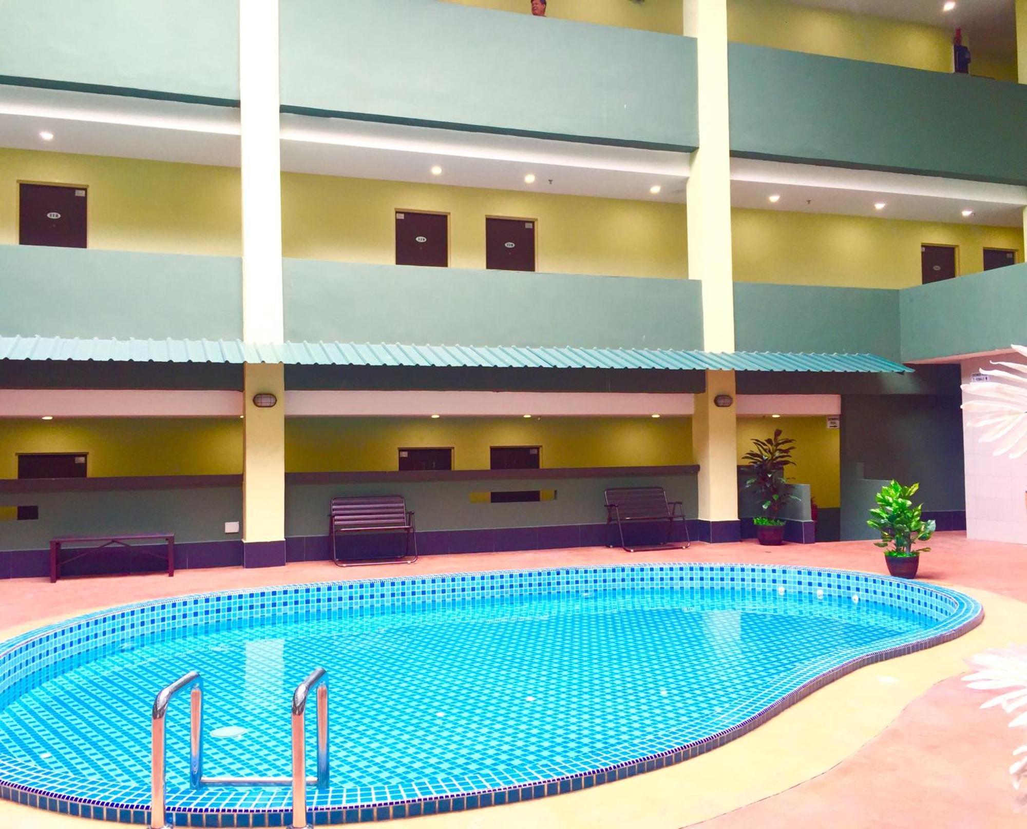 Riverview Hotel Bahau Bagian luar foto