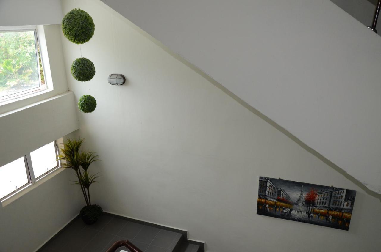 Riverview Hotel Bahau Bagian luar foto