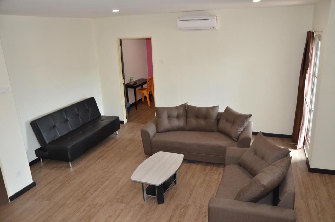 Riverview Hotel Bahau Bagian luar foto