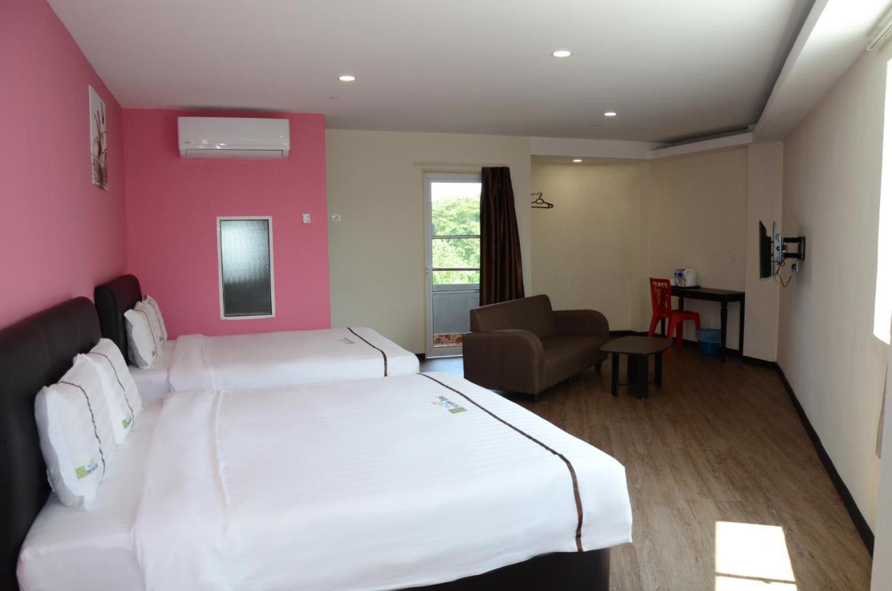 Riverview Hotel Bahau Bagian luar foto