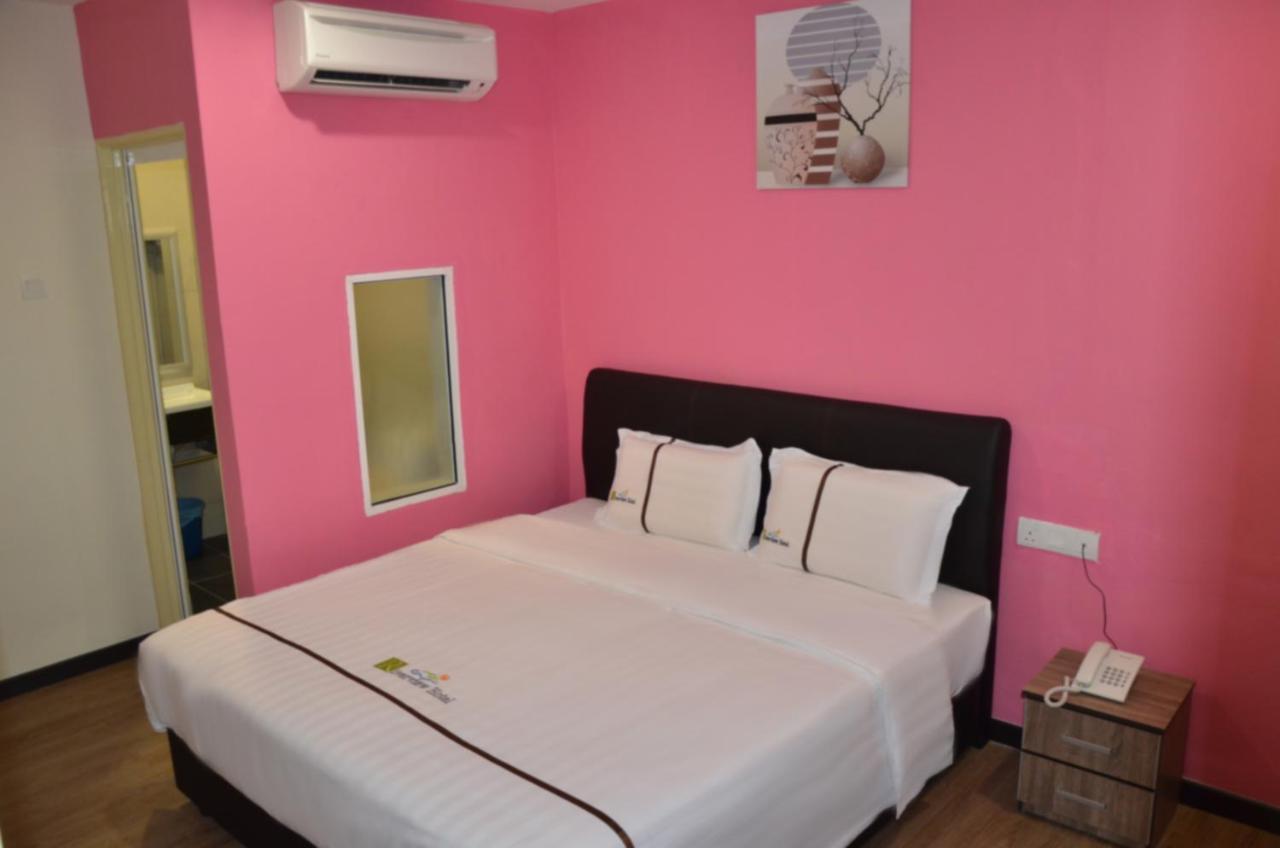Riverview Hotel Bahau Bagian luar foto